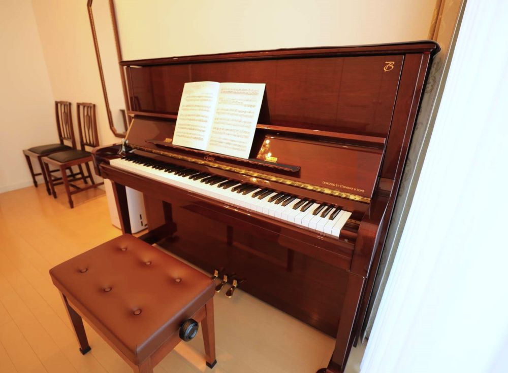アップライトピアノ